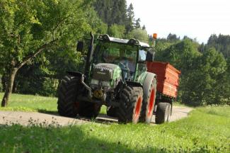 Traktory z napędem 4WD Fendt 211 V Vario