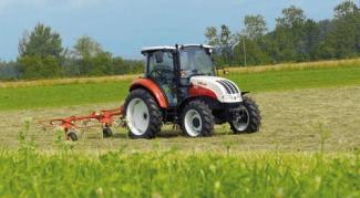Traktory z napędem 4WD Steyr 4065 Kompakt S Basis