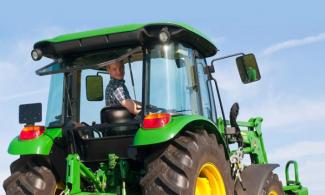 Traktory z napędem 4WD John Deere 5055E
