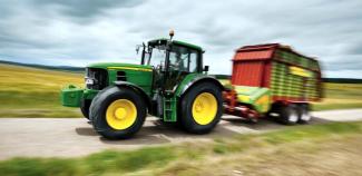 Traktory z napędem 4WD John Deere 6130