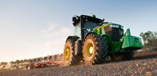 Traktory z napędem 4WD John Deere 7200 R