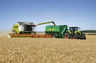 Traktory z napędem 4WD Claas Axion 920