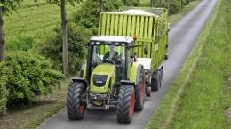 Traktory z napędem 4WD Claas Axos 330 C