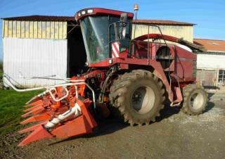 Maszyny do zbioru pasz z napędem 4WD Case IH CHX 420