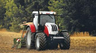 Traktory z napędem 4WD Steyr CVT 6215 Basis