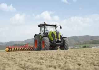 Traktory z napędem 4WD Claas Elios 220