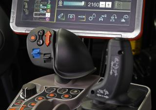 Traktory z napędem 4WD Kubota M7151