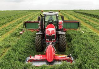 Traktory z napędem 4WD Massey Ferguson MF 8740 S