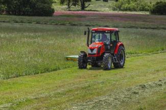 Traktory z napędem 4WD Zetor Proxima 100 PRO