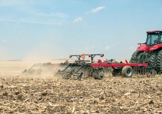 Brona talerzowo-zębowa Case IH True-Tandem 335 VT 28