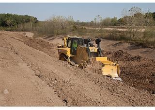 Buldożery Caterpillar D8T