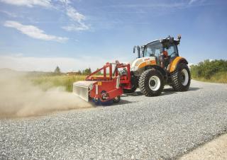 Traktory z napędem 4WD Steyr 4105 Kompakt Hilo Profi