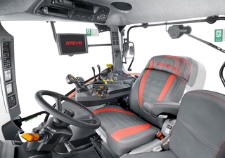 Traktory z napędem 4WD Steyr 4130 Expert CVT 