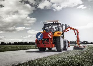 Pojazdy Ciągniki kompaktowe Steyr 6150 Profi CVT Basis