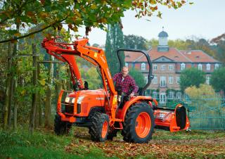 Pojazdy Ciągniki kompaktowe Kubota L1361 DW