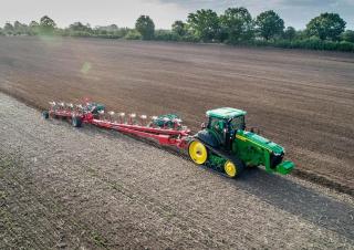 Ciągniki na gąsienicach gumowych John Deere 8RT 310
