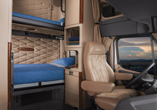 Samochody ciężarowe Ciągniki siodłowe Freightliner Cascadia 113 72 XT Cummins X15