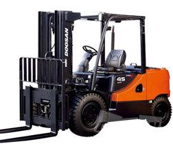 Wózki widłowe z silnikiem wysokoprężnym Doosan D50SC-5