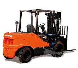 Wózki widłowe z silnikiem wysokoprężnym Doosan D50SC-5