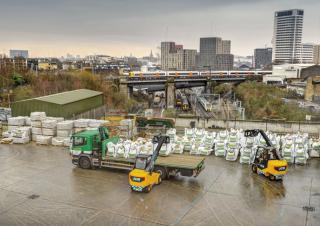 Elektryczne ładowarki teleskopowe JCB 30-19E 