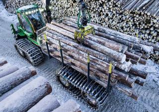 Maszyny leśne Forwardery John Deere 1010 G