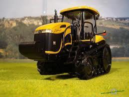 Ciągniki na gąsienicach gumowych Challenger MT765 B