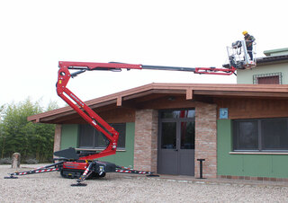 Podnośniki koszowe przegubowe Gąsienicowe, przegubowe podnośniki koszowe Hinowa Lightlift 13.70 Performance IIIS
