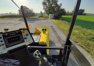 Gąsienicowe rozściełacze asfaltu Bomag BF 700 C 3 S 600