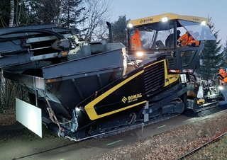 Gąsienicowe rozściełacze asfaltu Bomag BF 700 C 3 S 600