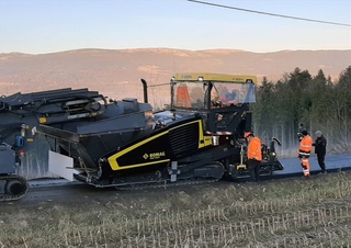 Gąsienicowe rozściełacze asfaltu Bomag BF 700 C 3 S 600