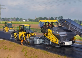 Gąsienicowe rozściełacze asfaltu Bomag BF 800 C 3 S 500