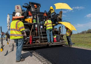 Gąsienicowe rozściełacze asfaltu Astec ROADTEC SP-200