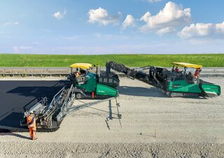 Gąsienicowe rozściełacze asfaltu Vögele Super 3000-3i
