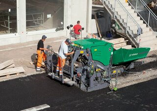 Gąsienicowe rozściełacze asfaltu Vögele Super 800i
