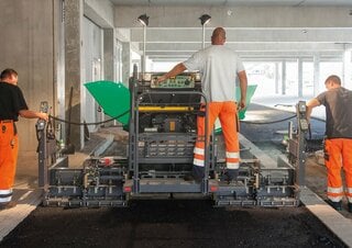 Gąsienicowe rozściełacze asfaltu Vögele Super 800i
