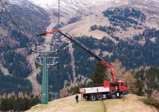 Hydrauliczne żurawie do załadunku Fassi F 120 AK 0.22 e-active