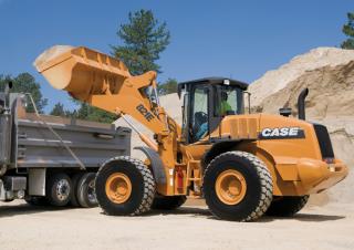 Ładowarki kołowe Case 821 E