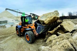Ładowarki kołowe Case 821 F ZB