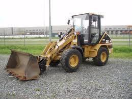 Ładowarki kołowe Caterpillar 906