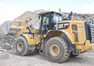 Ładowarki kołowe Caterpillar 966M XE