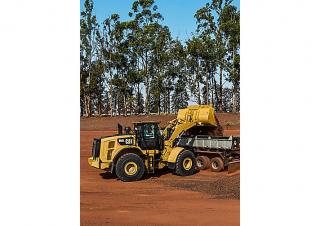 Ładowarki kołowe Caterpillar 966L