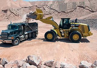 Ładowarki kołowe Caterpillar 982M