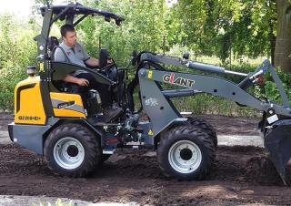 Ładowarki kołowe Giant G2200 HD+