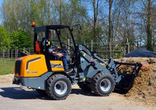 Ładowarki kołowe Giant G2700HD