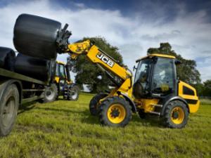 Ładowarki kołowe JCB TM 220 