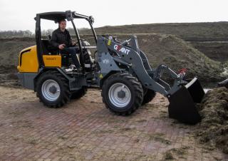 Ładowarki kołowe Giant V 4502 T