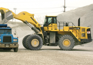 Ładowarki kołowe Komatsu WA600-6