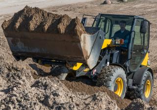 Ładowarki kołowe Komatsu WA70-7
