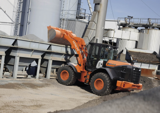 Ładowarki kołowe Hitachi ZW140-5B