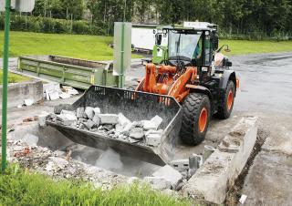 Ładowarki kołowe Hitachi ZW180-6